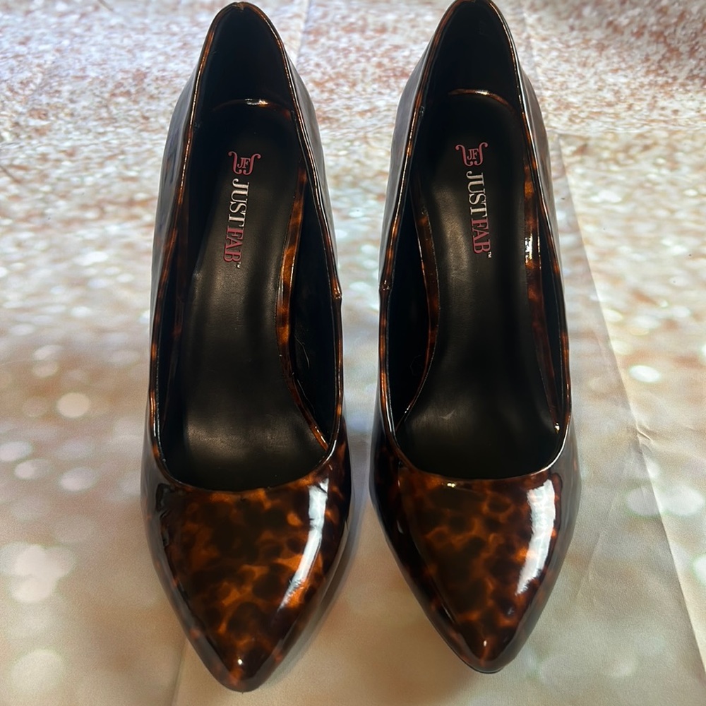 Just fab, orange, coppery, black heels never worn size 9